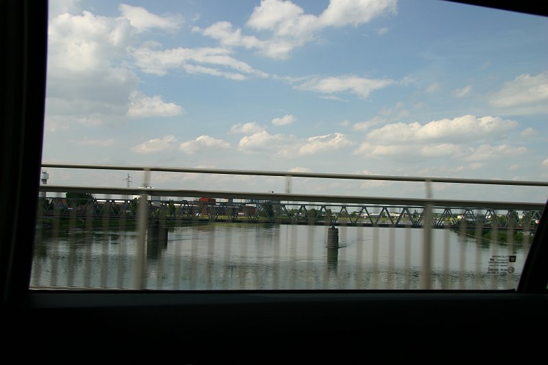 CRW_7666_JFR.JPG - Crossing the Rhine river which is on the boarder between Germany and France.