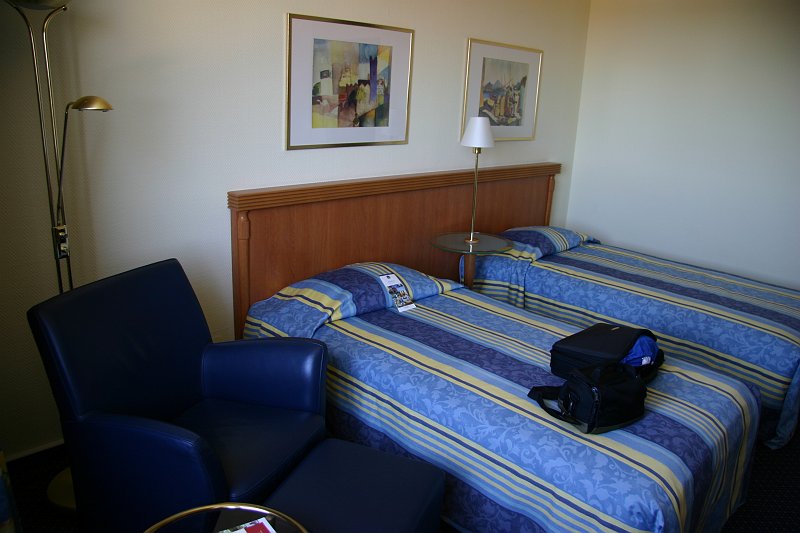 CRW_7383_JFR.JPG - My Hotel Room - 2 single beds (too short for me!)