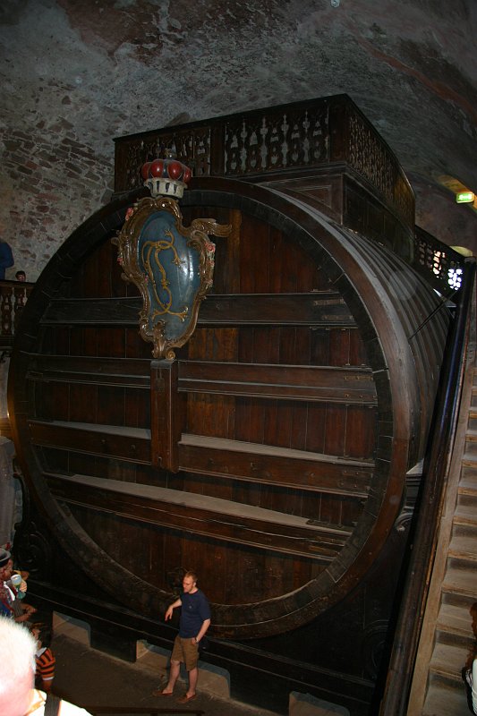 CRW_7440_JFR.JPG - Largest wine barrel in the world