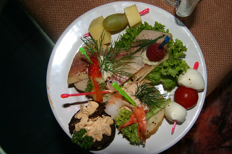 CRW_7494_JFR.JPG - Dinner on the boat