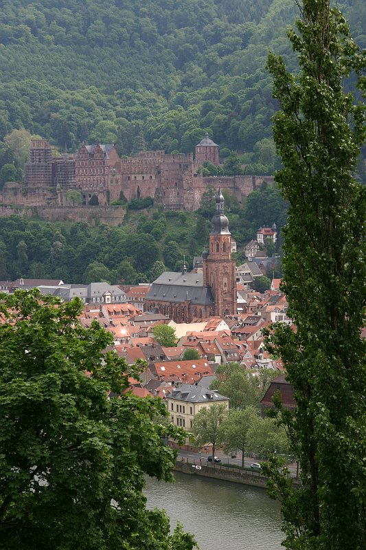 CRW_7619_JFR.JPG - A view of the church we climbed and castle