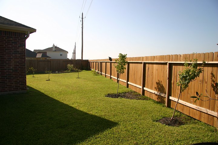 CRW_8323_JFR.JPG - Before we evacuated - more fence