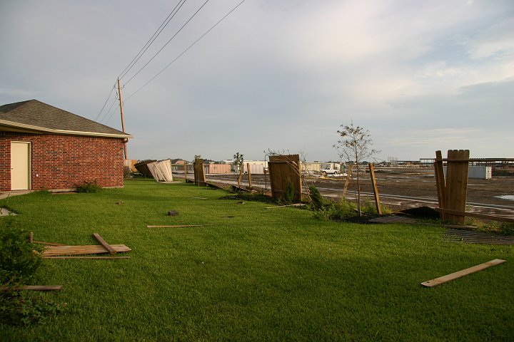 CRW_8394_JFR.JPG - What is left of the back fense (the sustained winds in the area were clocked at 98 mph as the hurricane eye wall approached the neighboorhood)