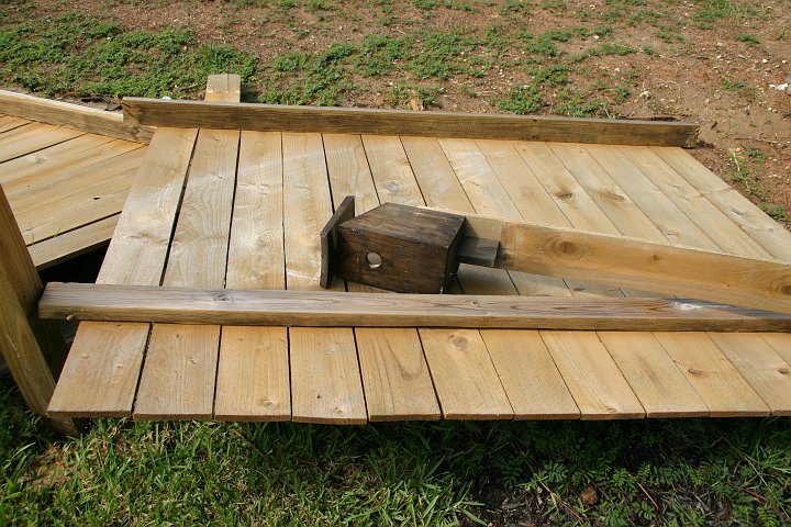 CRW_8456_JFR.JPG - Another bird house - just a little damage.
